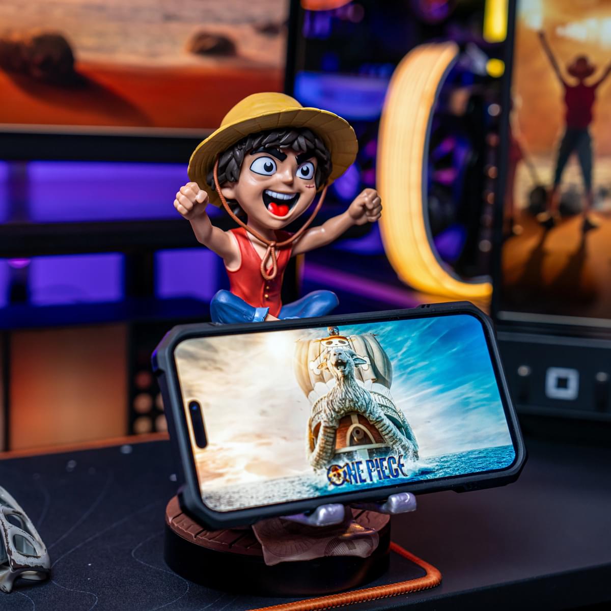 ONE PIECE NETFLIX - Luffy Wanted - Support Manette & Portable - 20cm