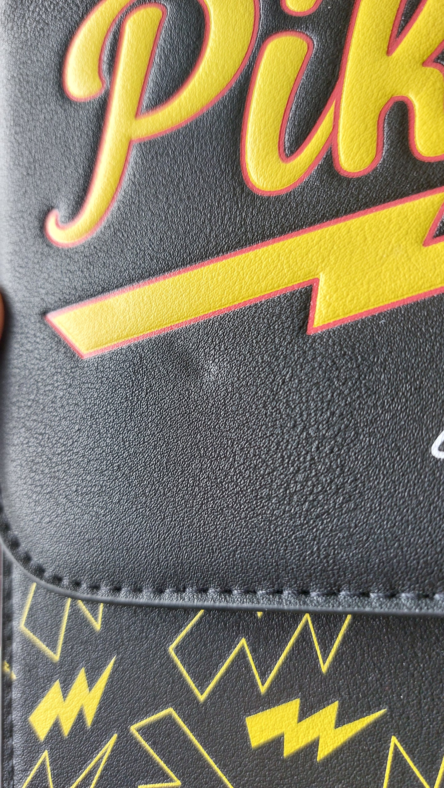 Pokémon - Pikachu #025 - Sac à Bandoulière Similicuir '22x7x18cm' - Article avec défauts